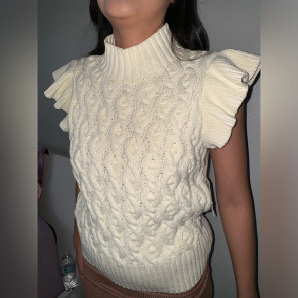Flutter-Sleeve Cable-Knit Sweater - Picture 4 of 6